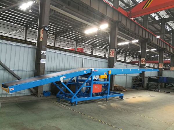 Lifting belt retractable conveyor with climbing platform_Express Logistics sorting equipment supplier_Taicang STian Automation Equipment Co., Ltd.