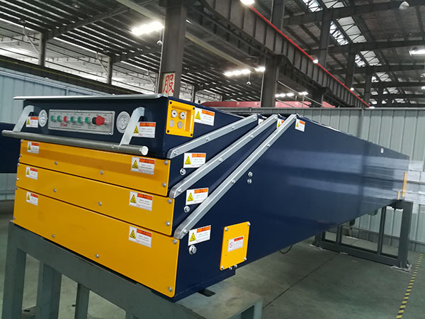 Fixed belt retractable conveyor with climbing platform_Express Logistics sorting equipment supplier_Taicang STian Automation Equipment Co., Ltd.