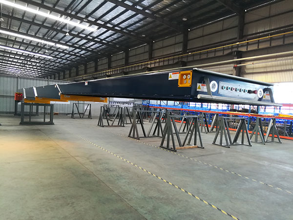 Tripod fixed belt retractable conveyor_Express Logistics sorting equipment supplier_Taicang STian Automation Equipment Co., Ltd.